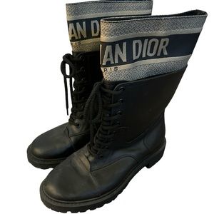 Black flat boots size 39